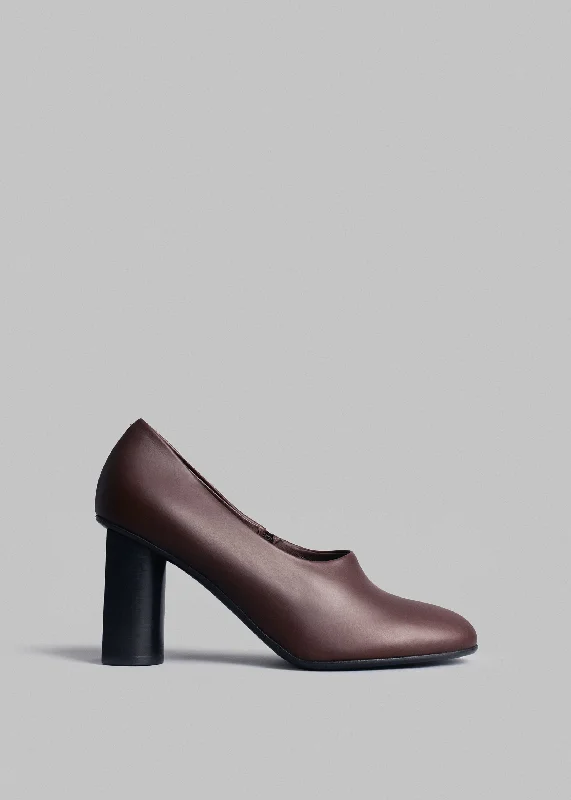 Round Toe Mid Heel Pump - Chocolate